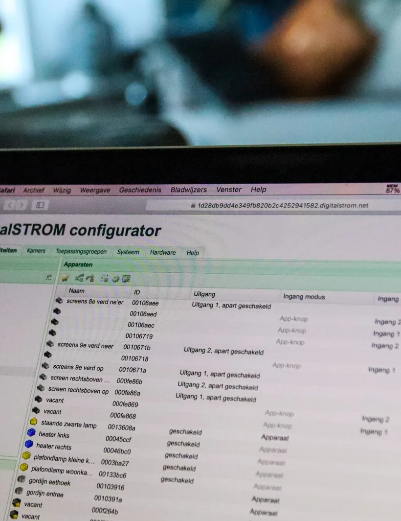De domotica-configurator waarin Mark het systeem instelt